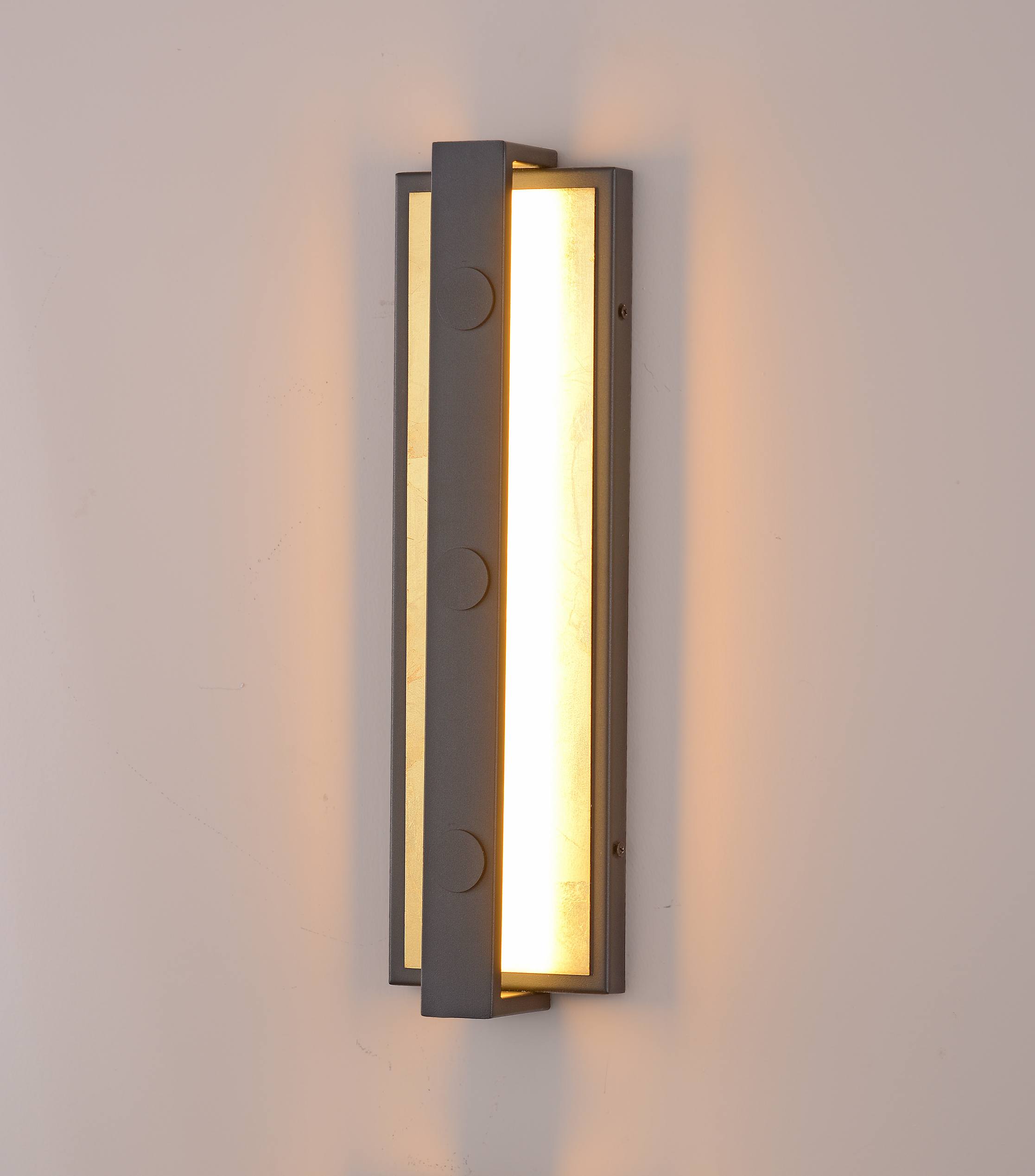 ဒေါင်လိုက် Gold-Foil သတ္တုနံရံ Sconce ဒေါင်လိုက် Gold-Foil သတ္တုနံရံ Sconce